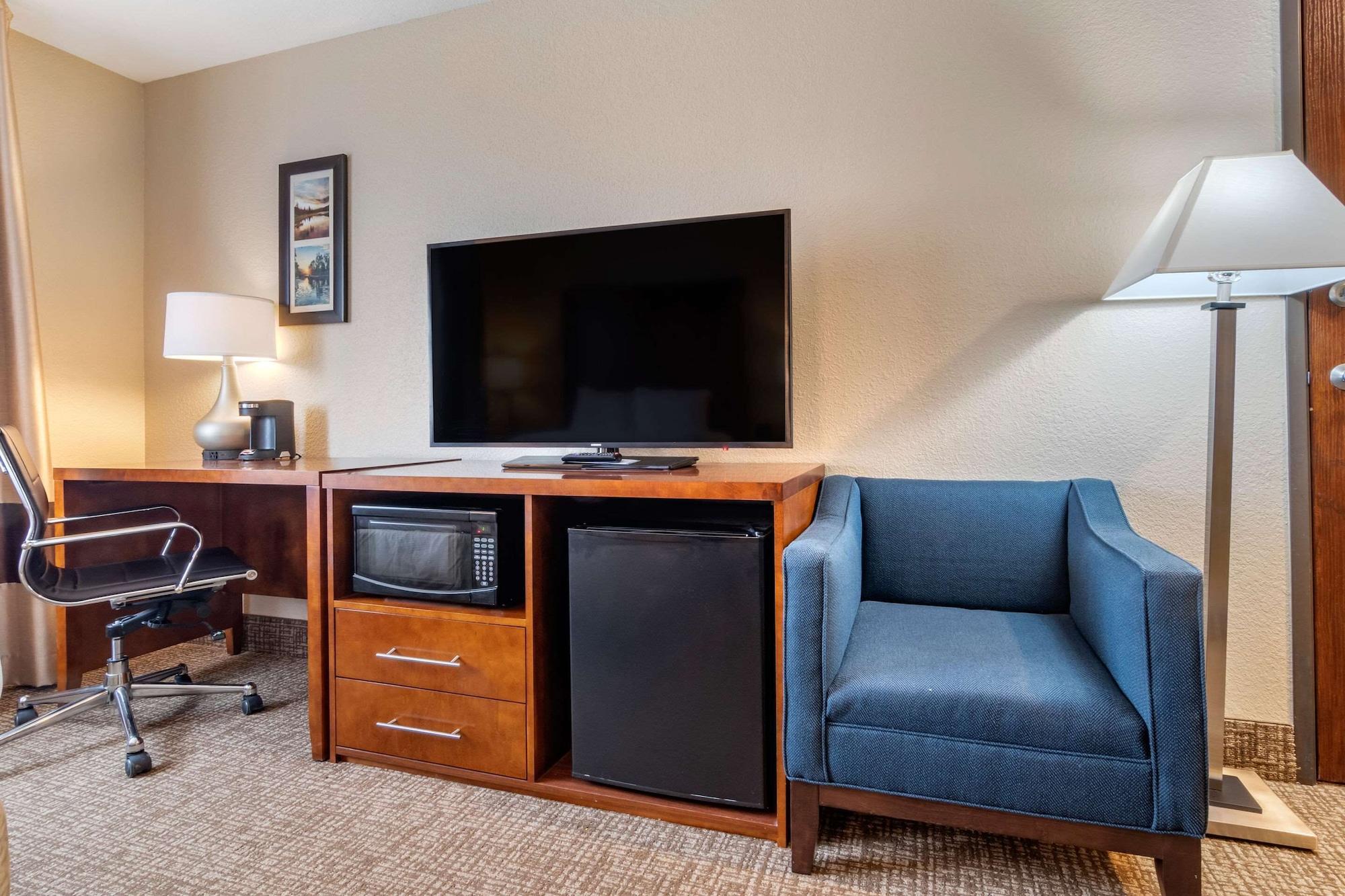 Comfort Inn & Suites South Hill I-85 Bagian luar foto