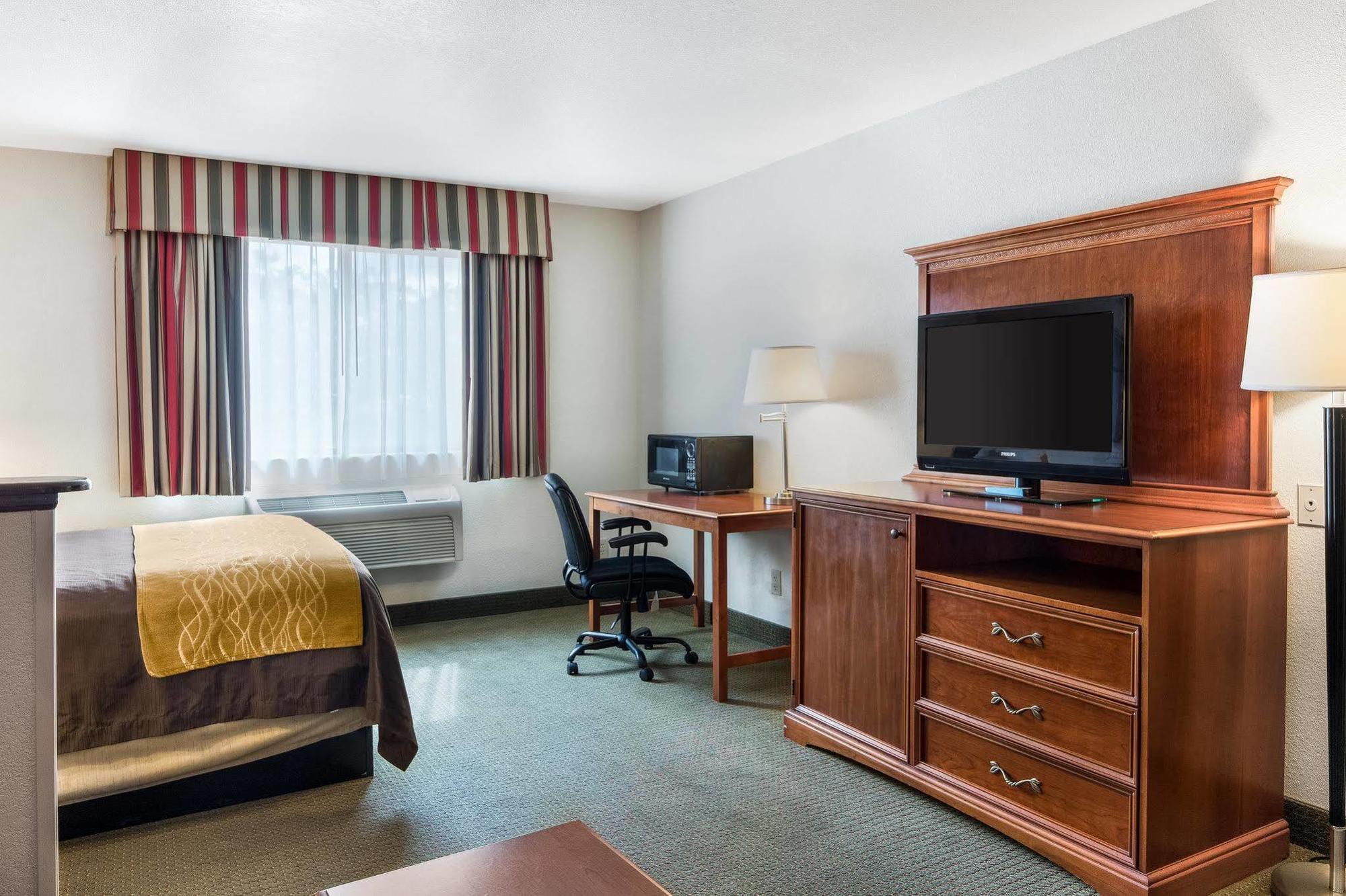 Comfort Inn & Suites South Hill I-85 Bagian luar foto
