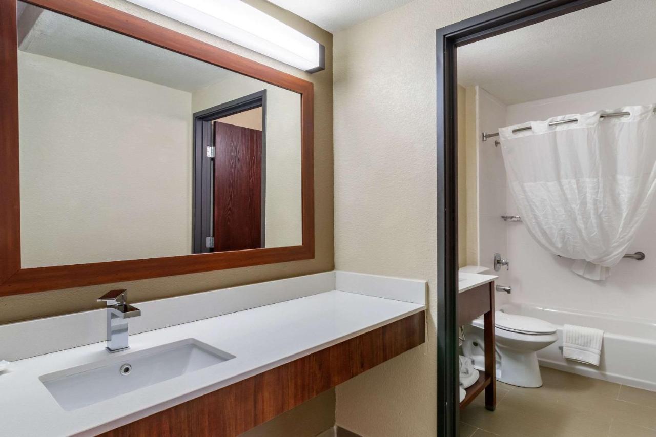 Comfort Inn & Suites South Hill I-85 Bagian luar foto